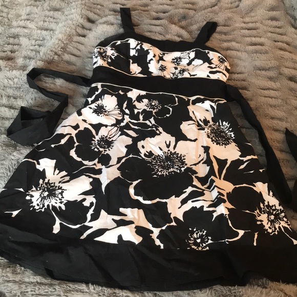 Floral sundress M black & white empire waist Taboo - Picture 1 of 5